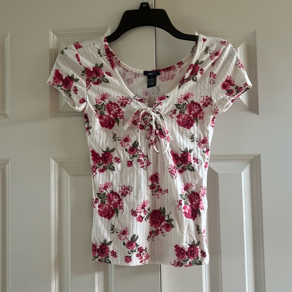 Rue 21 Women’s Floral Ribbed Stretch Top Tie Front Size Small